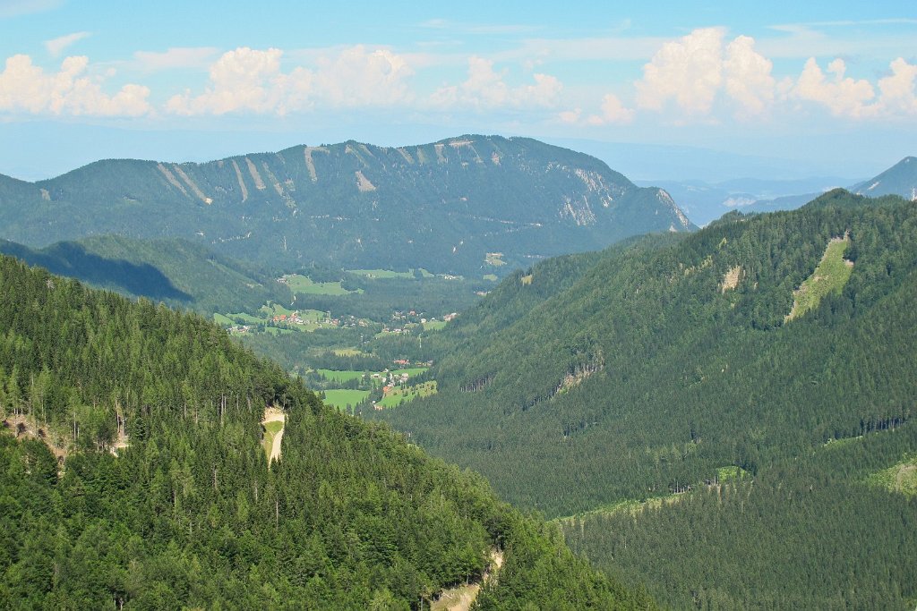 114 von hier noch ein Blick ins Bodental mit Singerberg.jpg